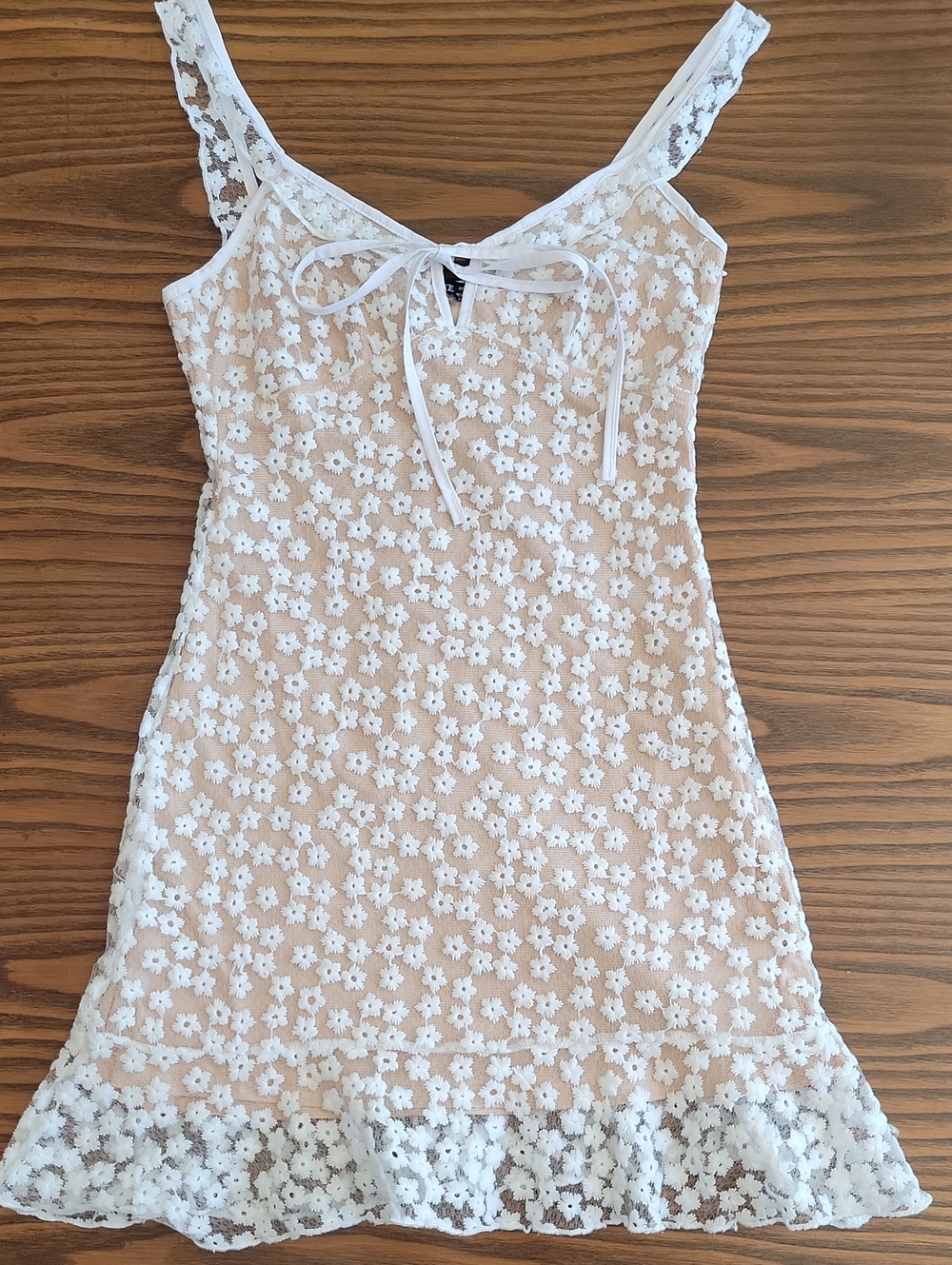 HAUTE ROGUE White and Blush Lace Dress | Size: S